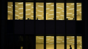 Zahl der Besch&auml;ftigten im M&auml;rz erstmals wieder &uuml;ber Vorkrisenniveau