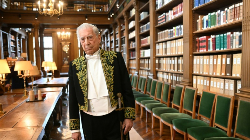Vargas Llosa ser&aacute; homenajeado en el Congreso del espa&ntilde;ol en Arequipa, su ciudad natal