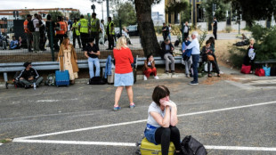 Une deuxi&egrave;me journ&eacute;e de fausses alertes dans les a&eacute;roports fran&ccedil;ais, 18 interpellations