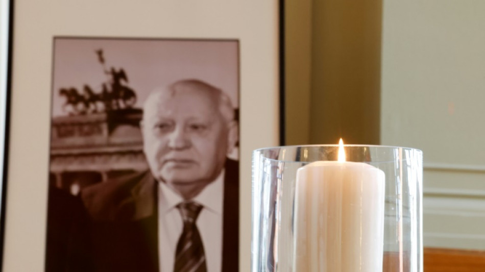 Russie: fun&eacute;railles de Gorbatchev, sans lustre et sans Poutine