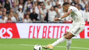 Espagne: Mbapp&eacute; et le Real Madrid punissent le Bar&ccedil;a et creusent l'&eacute;cart