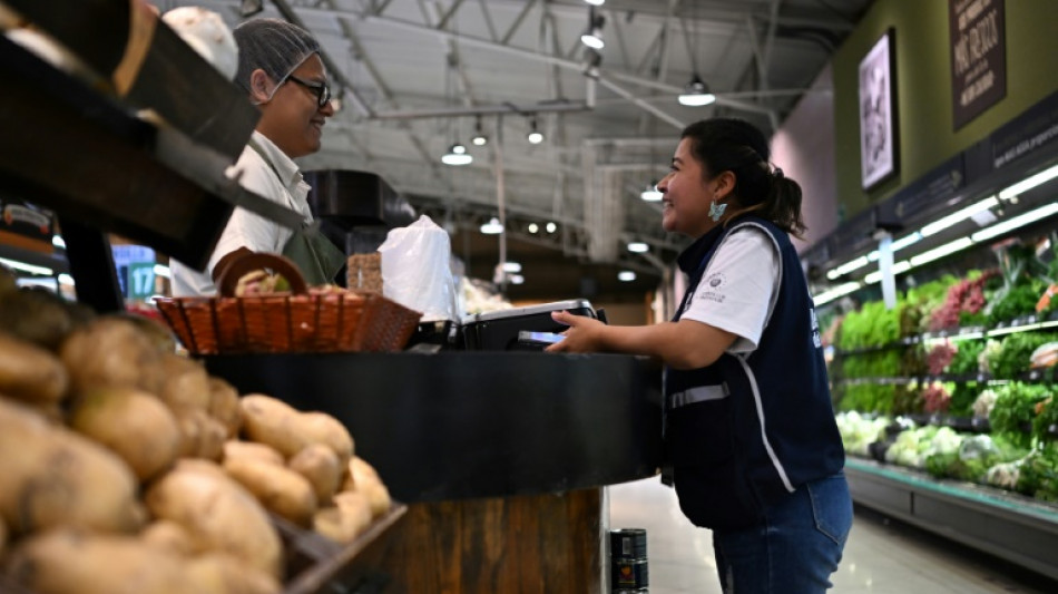Bukele ordena abertura de mercados m&oacute;veis para conter aumento dos pre&ccedil;os dos alimentos em El Salvador