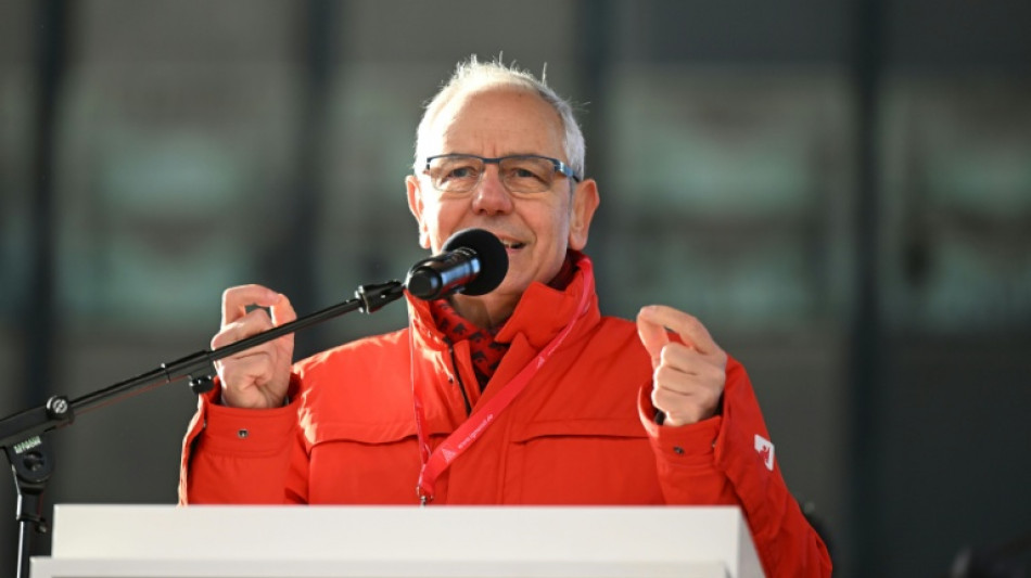 Michael Vassiliadis bleibt Vorsitzender der Industriegewerkschaft IG BCE 