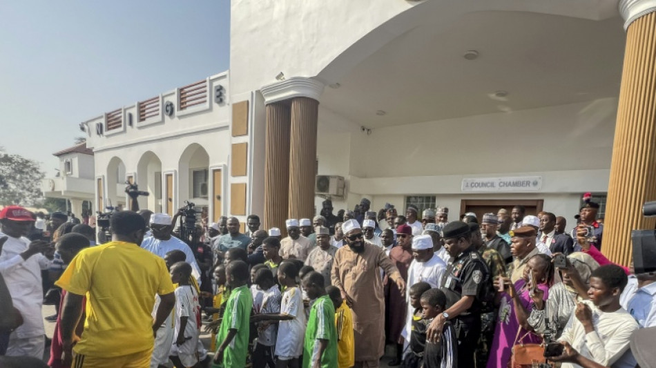 Last of kidnapped Nigerian pupils handed over, government says