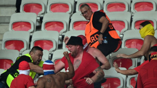 Krawalle vor K&ouml;lns Remis - schwer verletzter Fu&szlig;ballfan