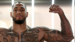 Boxe: Tony Yoka d&eacute;ment vouloir boxer pour le Congo, mais y annonce un prochain combat