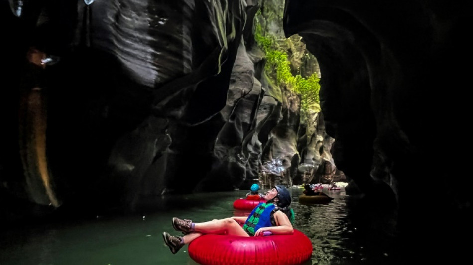 El turismo arrebata al conflicto armado un majestuoso ca&ntilde;&oacute;n en Colombia