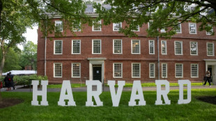 Harvard celebra su ceremonia de graduaci&oacute;n empa&ntilde;ada por arremetida de Trump