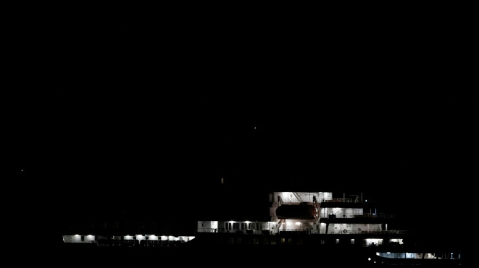 Ocupantes del crucero Hondius comienzan a ser evacuados en las islas Canarias