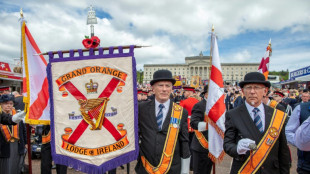 Unionistas de Irlanda del Norte marchan en medio de un estancamiento pol&iacute;tico

