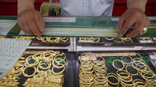 Il prezzo dell'oro poco mosso a 3360 dollari l'oncia