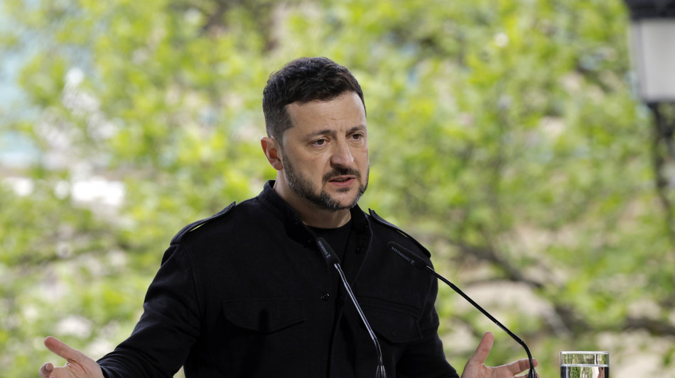 Zelensky, ministro Difesa guida delegazione a Istanbul