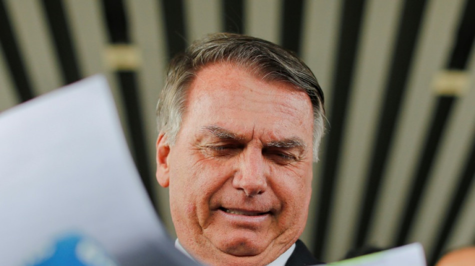 Bolsonaro se enfurece al recibir aviso judicial en hospital