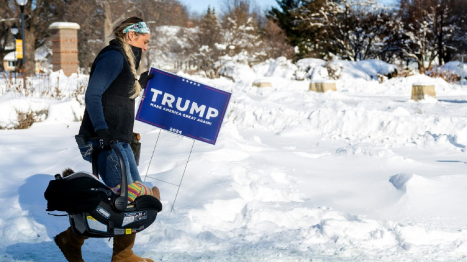 Trump garante Iowa com vit&oacute;ria rel&acirc;mpago