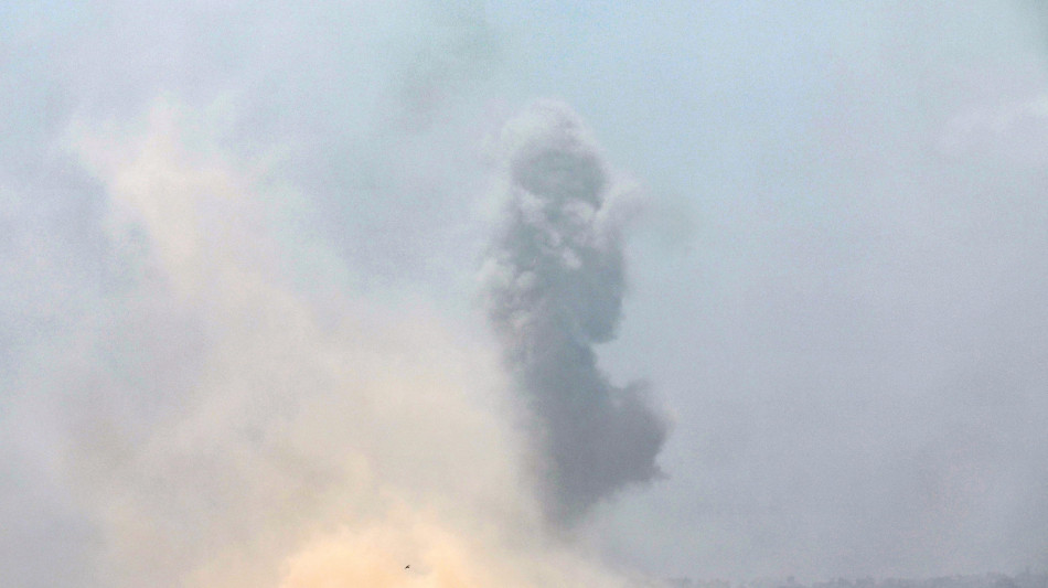 Al Jazeera, salgono a 81 i morti a Gaza dall'alba