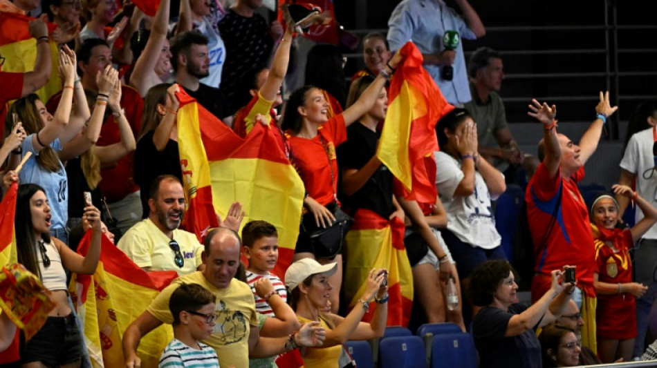 Espa&ntilde;a celebra la gesta de la Roja femenina