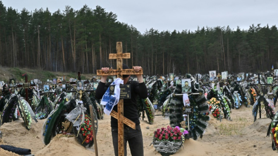 Ukraine: Marioupol semble pr&egrave;s de tomber, les combats s'intensifient dans l'Est et le Sud