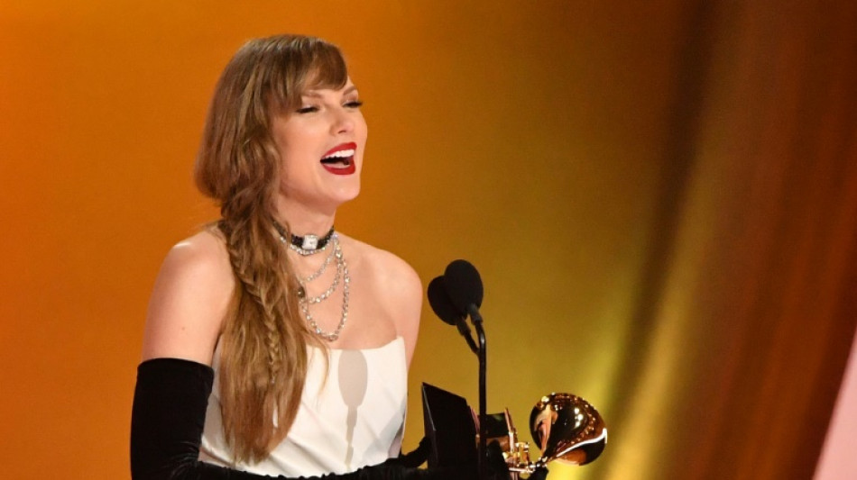 Taylor Swift stellt mit viertem Grammy f&uuml;r Album des Jahres Rekord auf