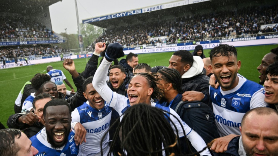 Auxerre garante acesso &agrave; Ligue 1 um ano depois de ser rebaixado