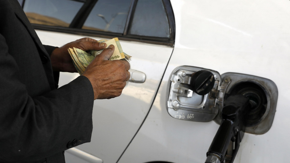 Opec+ decide aumento produzione greggio