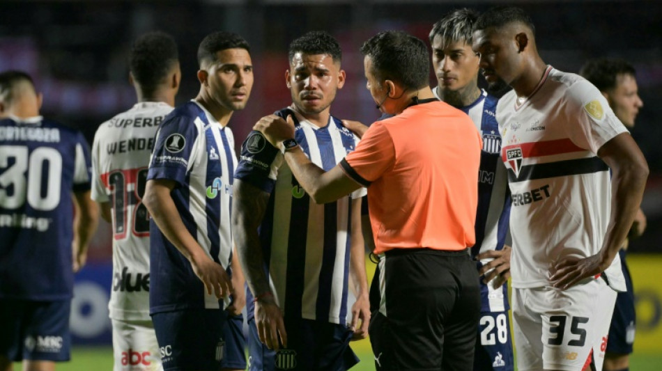 Venezuelano Miguel Navarro denuncia 'xenofobia' de jogador do S&atilde;o Paulo na Libertadores