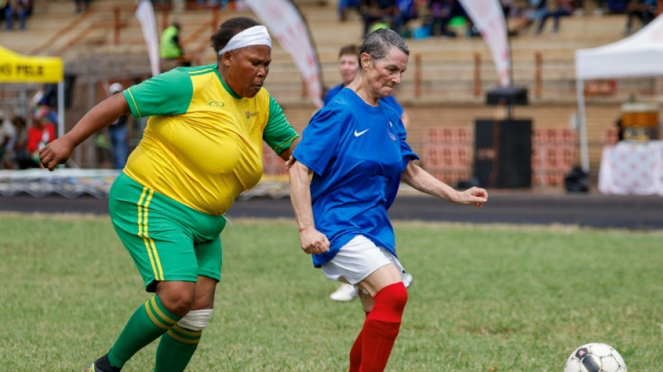 Afrique du Sud: Selfies, joie et larmes &agrave; la Coupe du monde des "mamies foot"