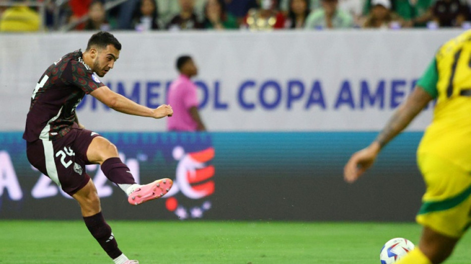 M&eacute;xico vence Jamaica (1-0) em estreia na Copa Am&eacute;rica
