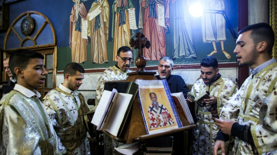 Cristianos ortodoxos celebran una sombr&iacute;a Navidad en la Franja de Gaza devastada por la guerra