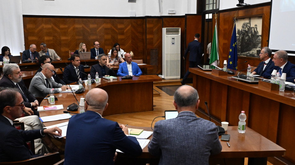Ancora un rinvio per l'Ilva, decisione sull'accordo slitta al 31