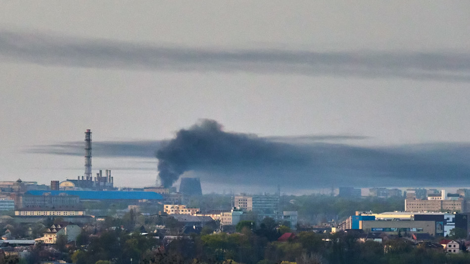 Kiev, centinaia di localit&agrave; al buio dopo i raid russi