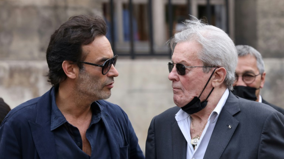 Affaibli, Alain Delon "ne supporte plus" de se voir "diminu&eacute;", selon son fils Anthony