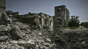 Ukraine: les forces russes au coeur de Severodonetsk, Kiev appelle l'UE à s'accorder sur un embargo pétrolier 