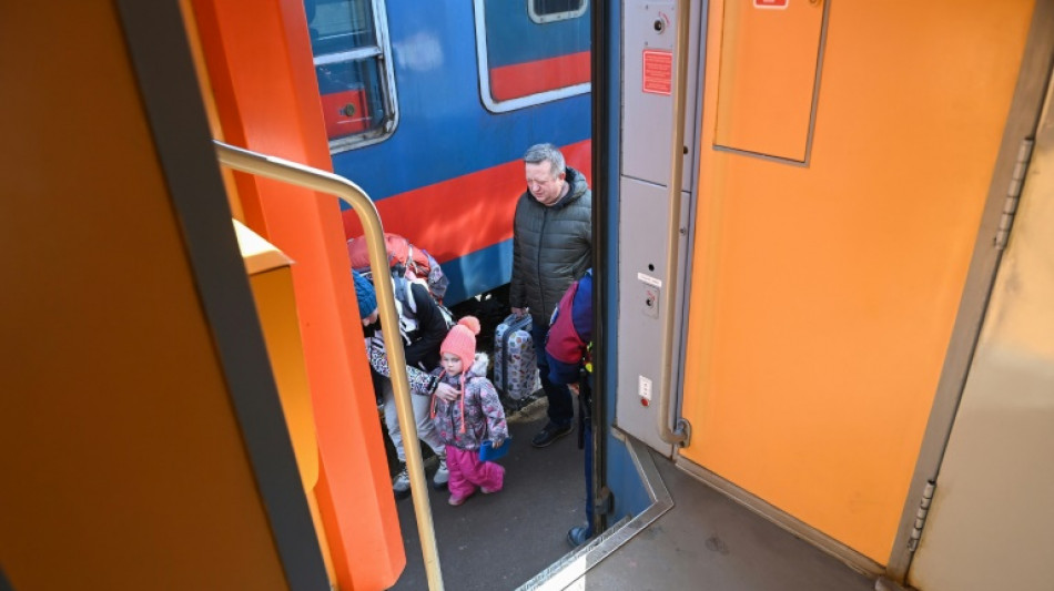 UNO geht von einer Million Binnenfl&uuml;chtlingen in der Ukraine aus