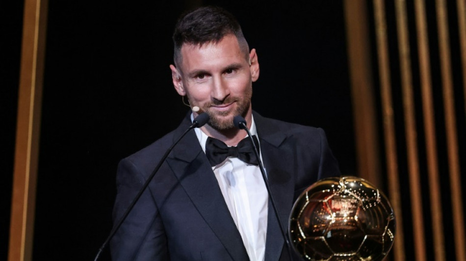 "N&atilde;o penso no futuro a longo prazo, vou desfrutar o dia a dia", diz Messi