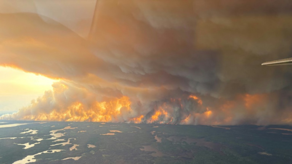 Canada: les feux de for&ecirc;t progressent, la fum&eacute;e s'&eacute;tend aux Etats-Unis et &agrave; l'Europe