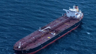 In Ostsee treibender &Ouml;ltanker aus russischer Schattenflotte wird nach Osten bewegt