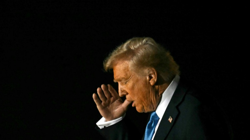 Trump admite poss&iacute;veis repres&aacute;lias por sua guerra comercial