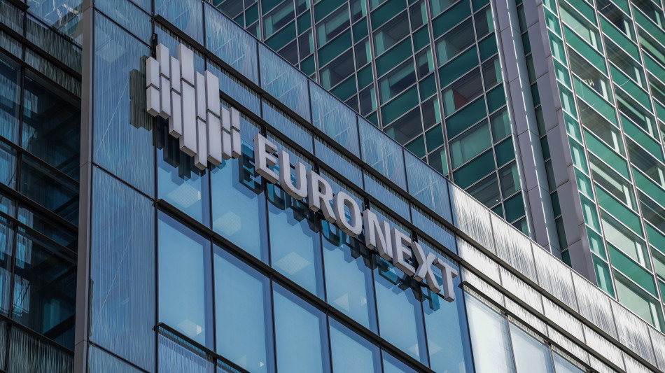 Borsa: Europa positiva, si rafforza il dollaro, Milano +0,45%