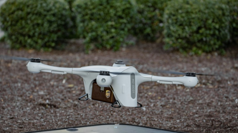 Akzeptanz von zivilen Drohnen nimmt zu - Sicherheitsbedenken jedoch weiter groß