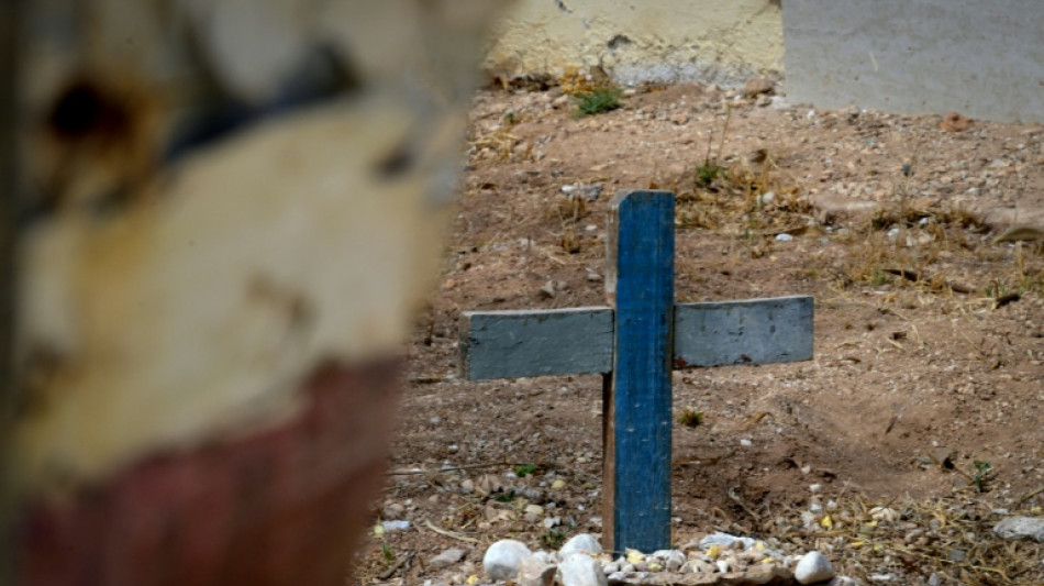 Ao menos 26 mortos em naufr&aacute;gio em frente &agrave; ilha italiana de Lampedusa