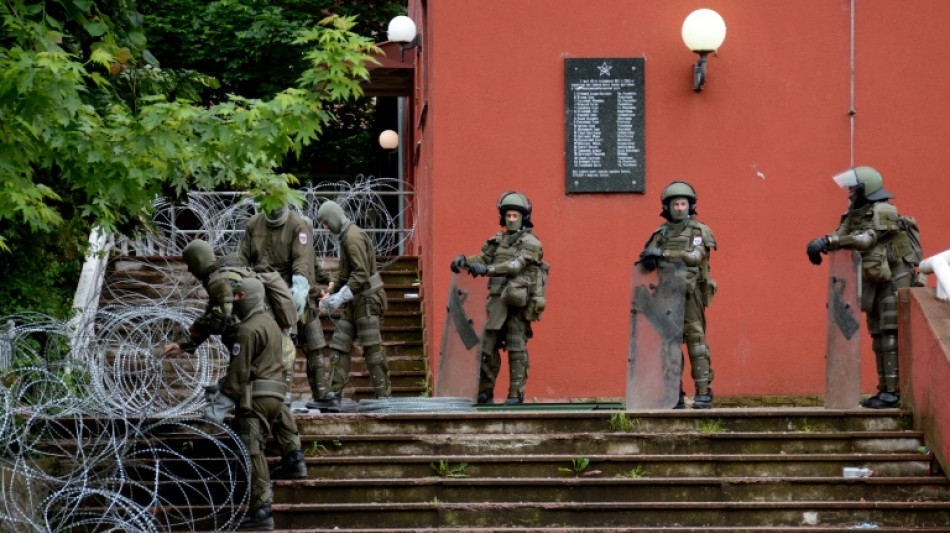 Tens&atilde;o prossegue no Kosovo ap&oacute;s nova manifesta&ccedil;&atilde;o de s&eacute;rvios