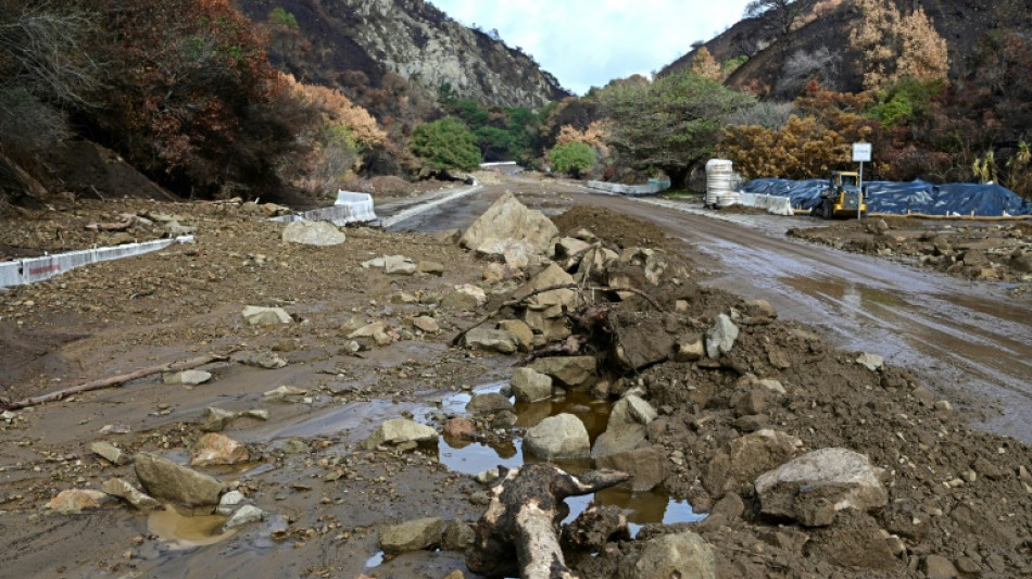 Fuertes lluvias en Los &Aacute;ngeles causan deslaves en zonas devastadas por los incendios
