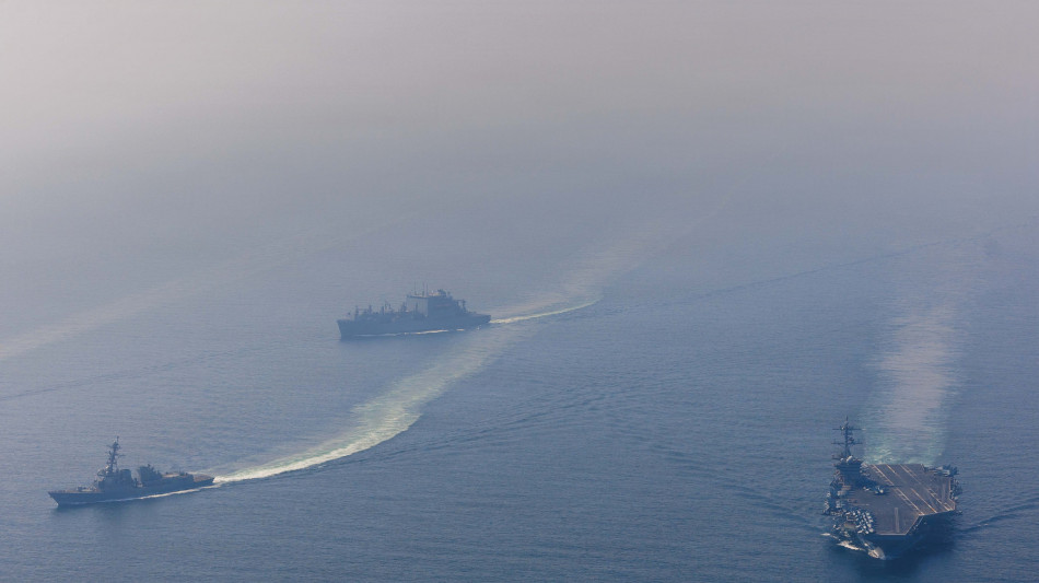 Axios, pronto piano Usa per ondata di attacchi in Iran 'breve e potente'