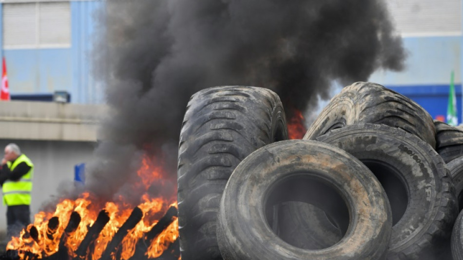 Michelin: les salari&eacute;s de Cholet poursuivent leur mouvement contre la fermeture