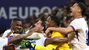 Fran&ccedil;a elimina Portugal nos p&ecirc;naltis e vai enfrentar Espanha nas semis da Euro