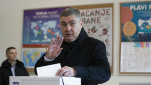 Presidente saliente de Croacia y su rival conservador pasan a segunda vuelta en elecci&oacute;n presidencial