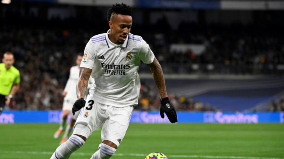 El Real Madrid se estrella contra el muro 'txuri-urdin' y deja escapar al Bar&ccedil;a