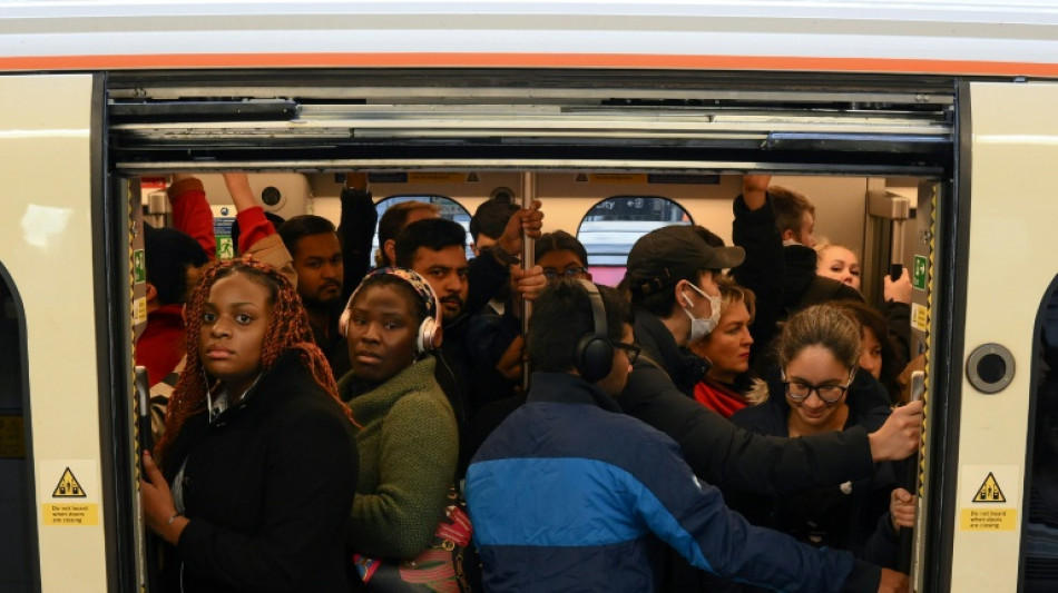 Royaume-Uni: une gr&egrave;ve des trains lance une cascade de mouvements sociaux