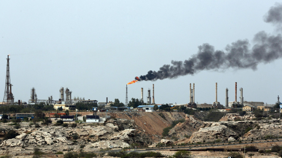 Media, 'Iran si prepara all'invasione, piazza mine a Kharg'