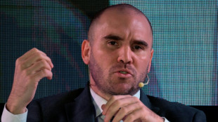 Ministro de Econom&iacute;a de Argentina renuncia en medio de crisis cambiaria 